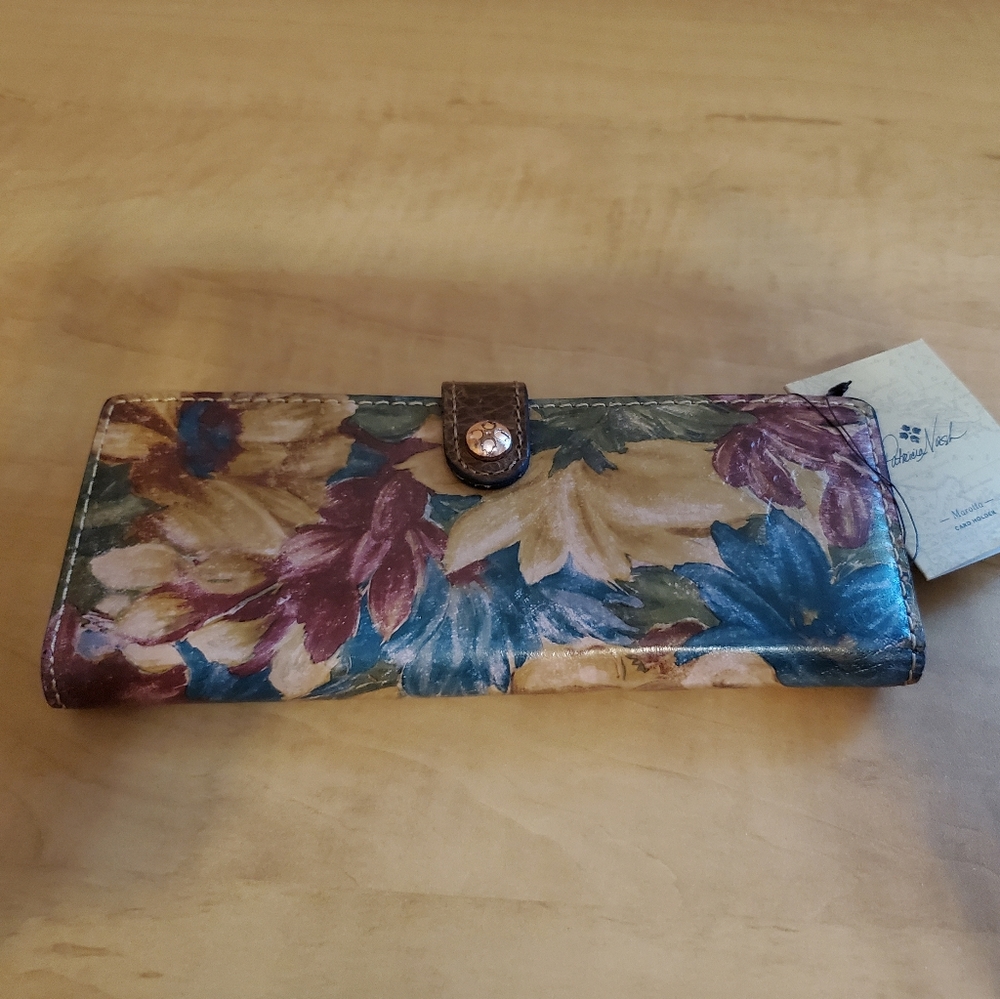New Patricia Nash Floral Card Wallet